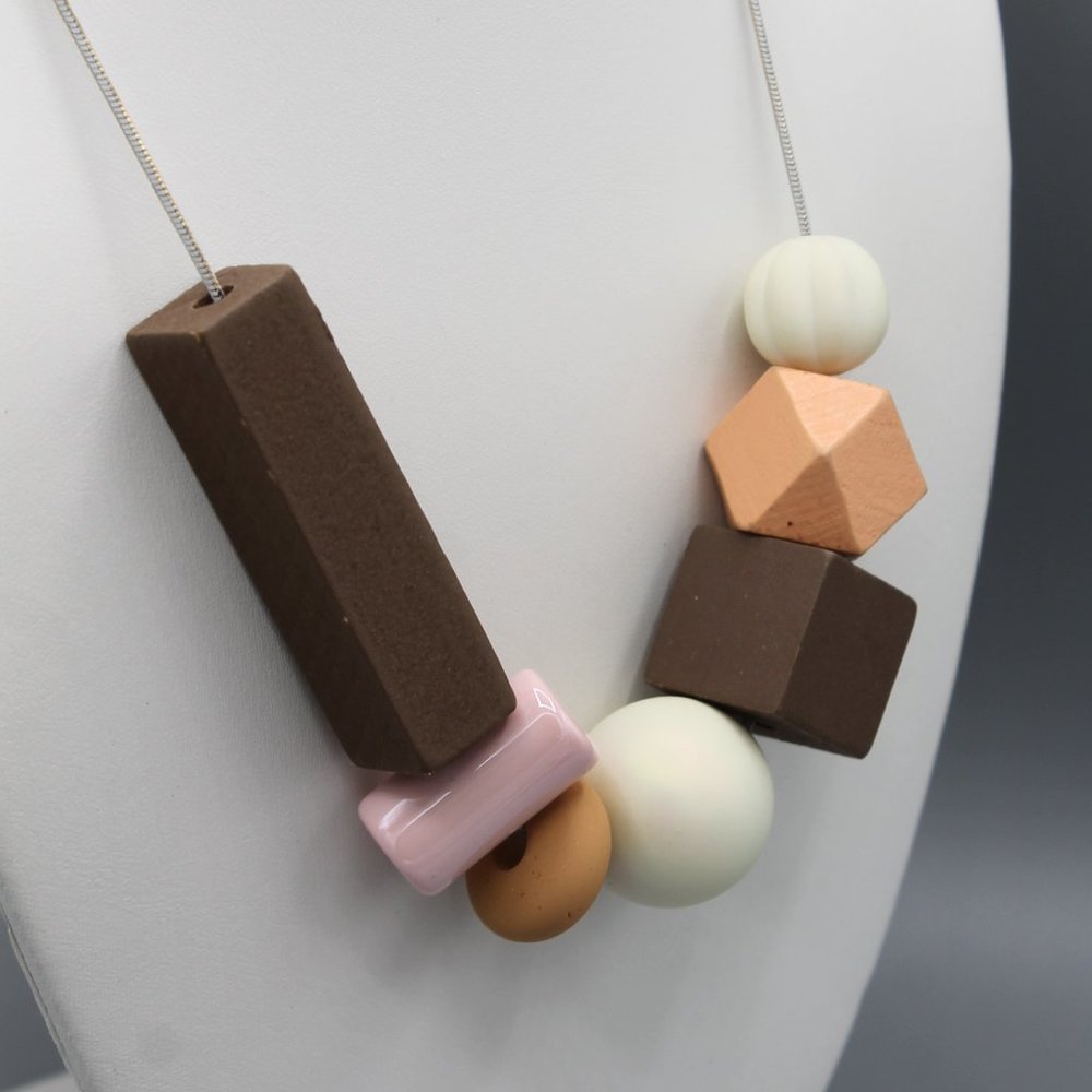Large statement wooden orange brown necklace - Picture 4 of 5